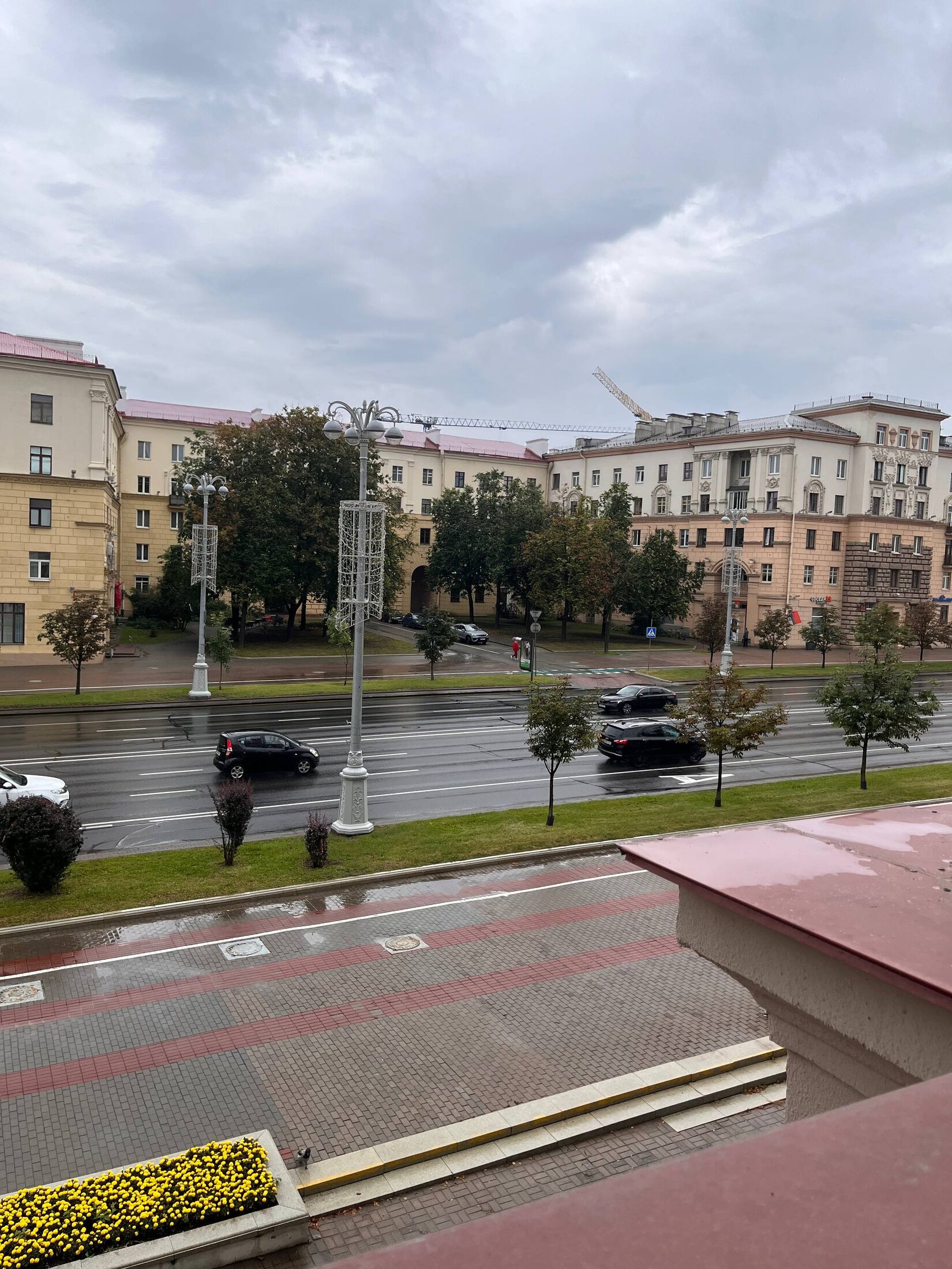 Вид из окна комнаты Хата на проспект Независимости